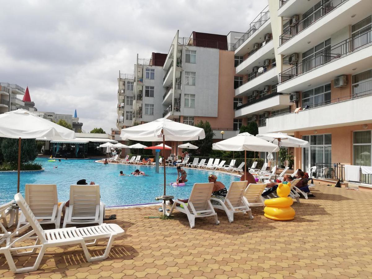 Apartment Daisy Grand Kamelia ساني بيتش المظهر الخارجي الصورة