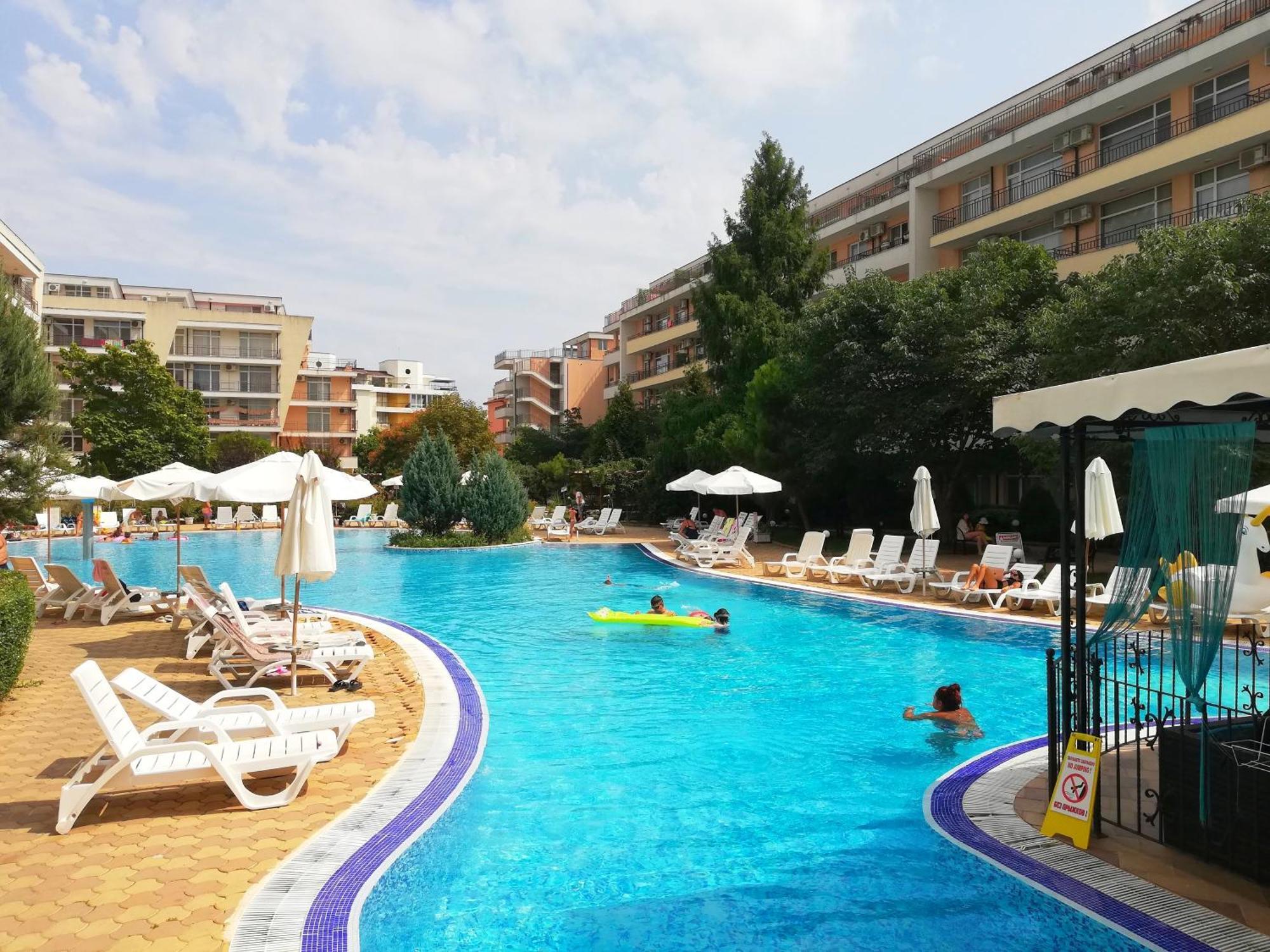 Apartment Daisy Grand Kamelia ساني بيتش المظهر الخارجي الصورة